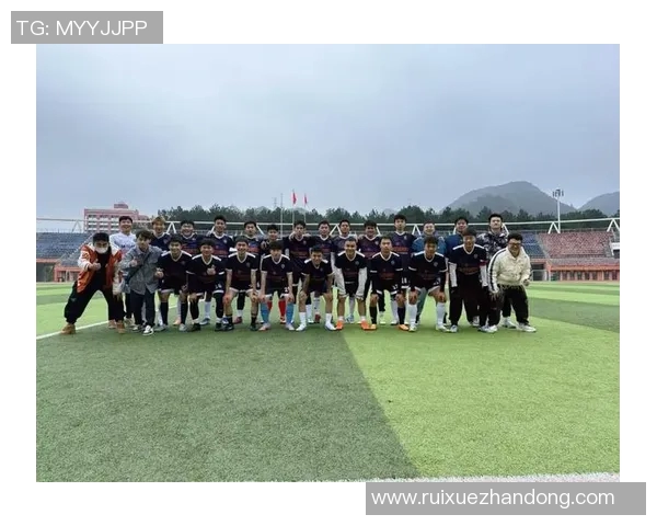 西安足球俱乐部奋力拼搏新赛季展现青春风采与团队精神