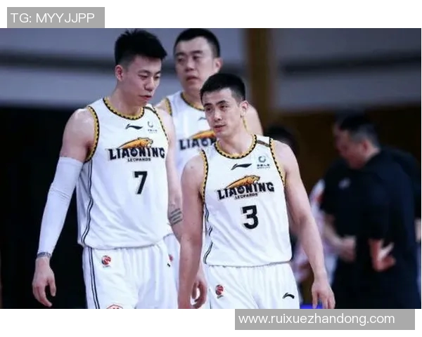 辽宁男篮与广东男篮激战正酣谁能在这场巅峰对决中笑到最后